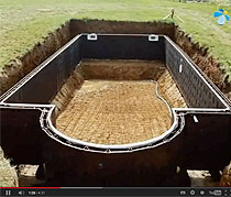 montage d'une piscine Mondial Piscine