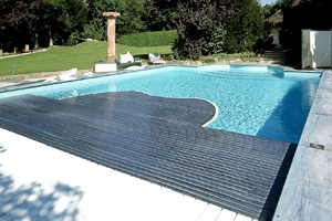 GRANDO - couverture de piscine à lames